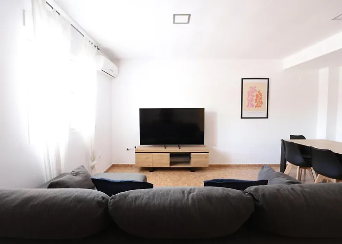 Estupendo Duplex Famililar Con Terrazas Y Parking By Hometels