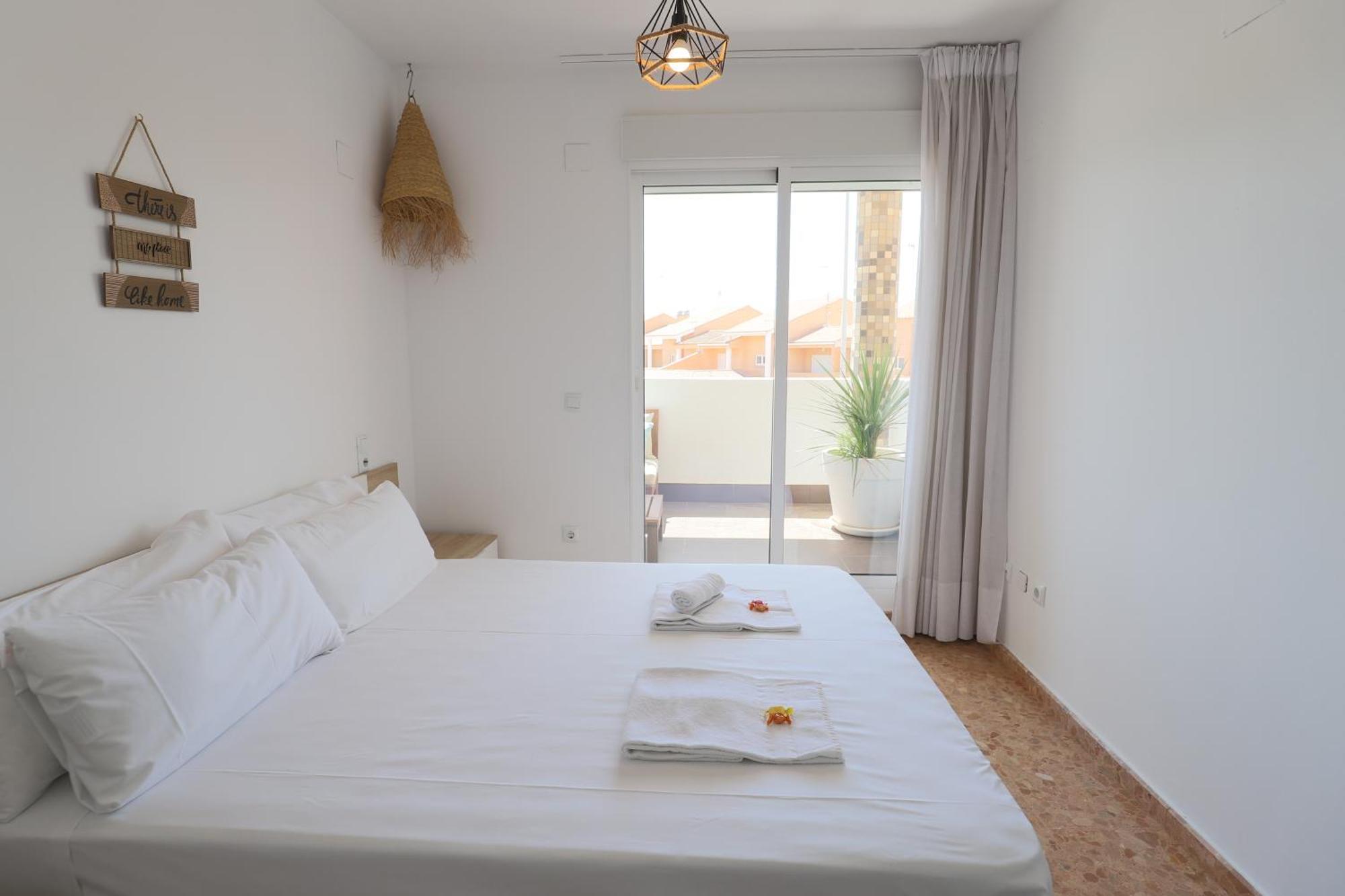 Estupendo Duplex Famililar Con Terrazas Y Parking By Hometels